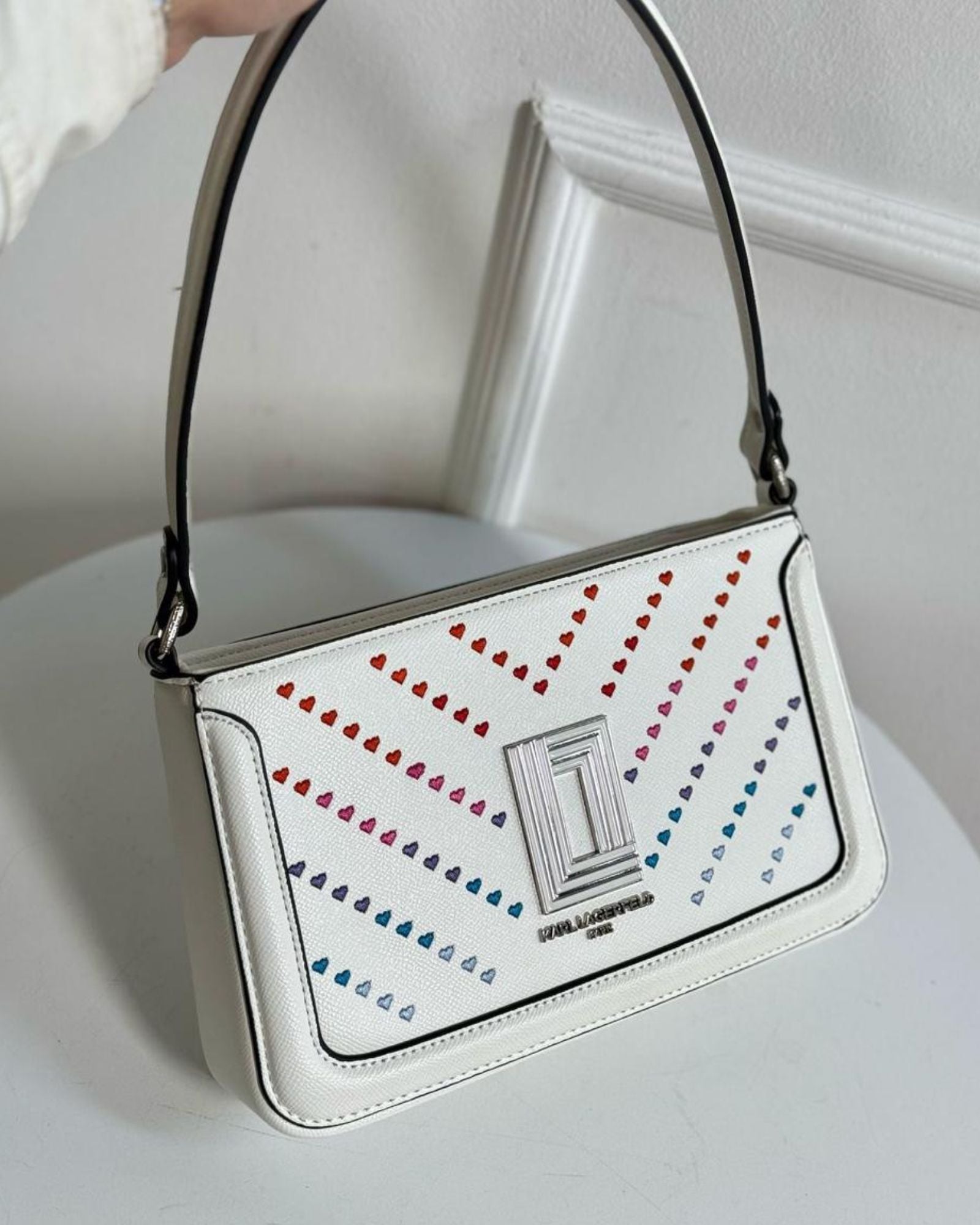 CARTERA DE HOMBRO BLANCA