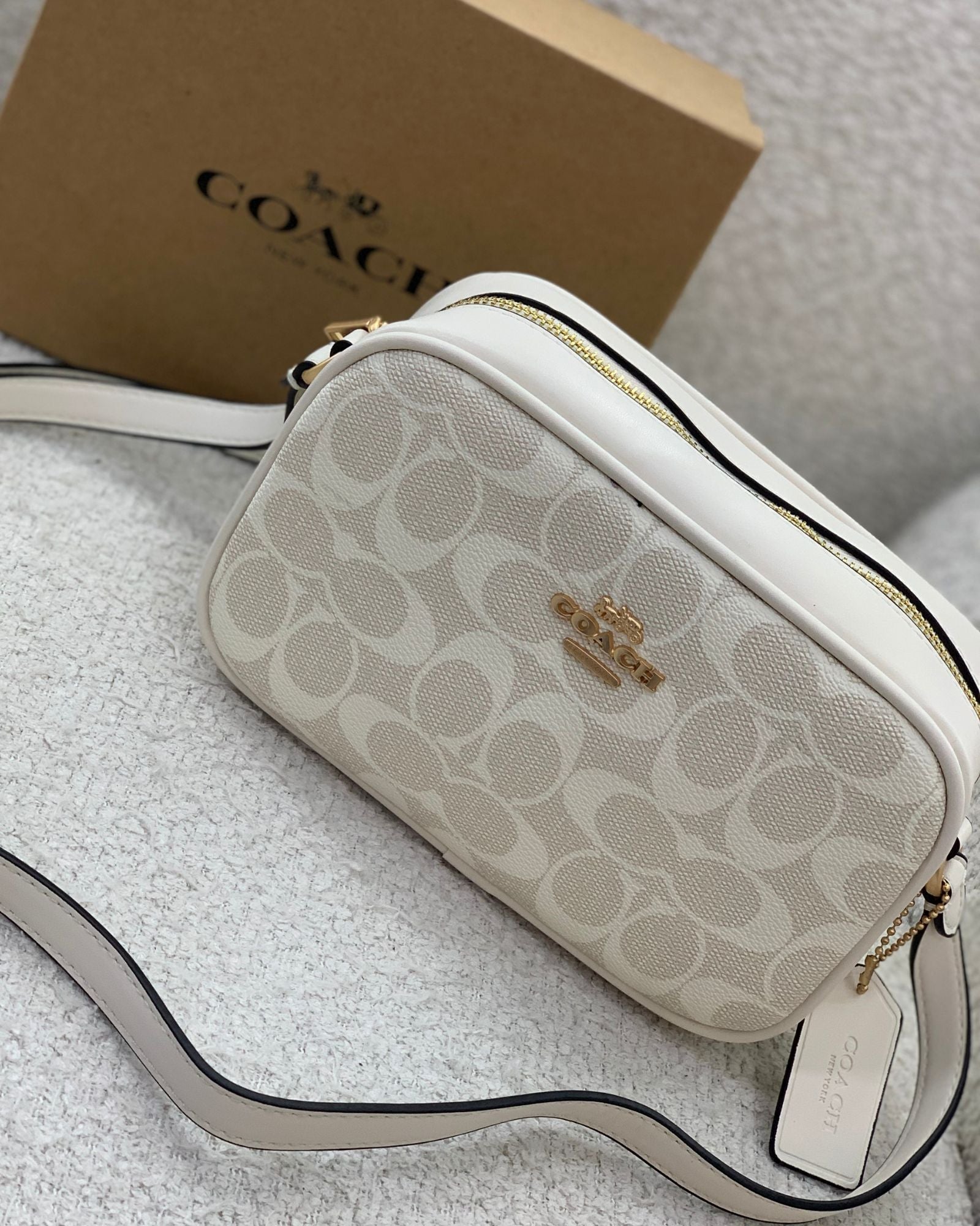 Coach Elegance Classic
