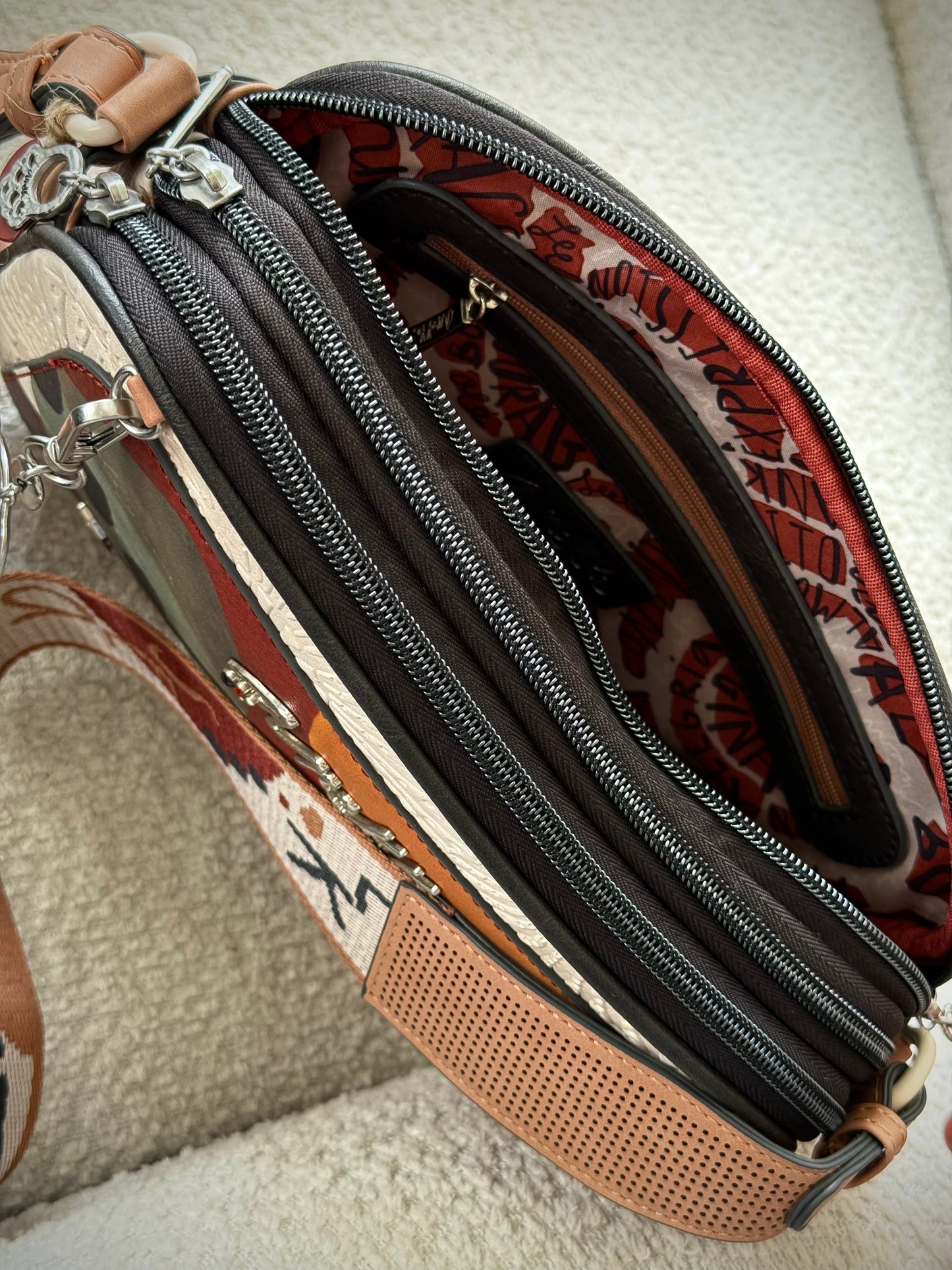 ANEKKE /E BANDOLERA TEXTURIZADA