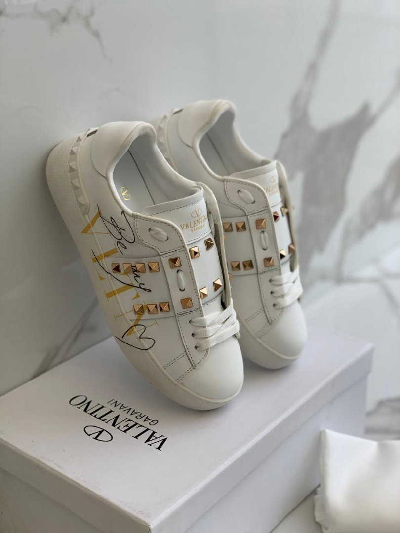 TENNIS VALENTINO BLANCO-DORADO LETRAS