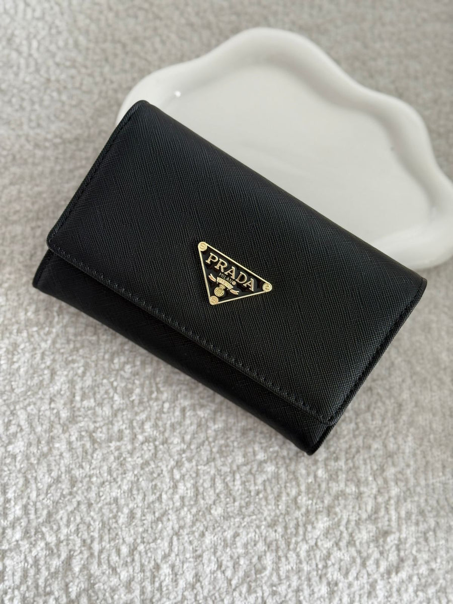 Billetera Prada Placa M