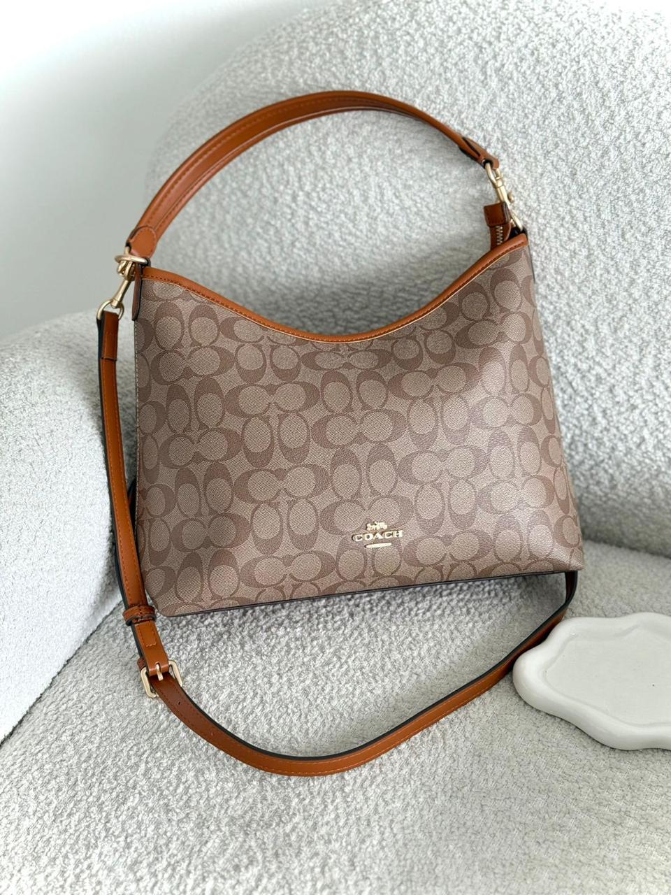 CARTERA DE HOMBRO COACH