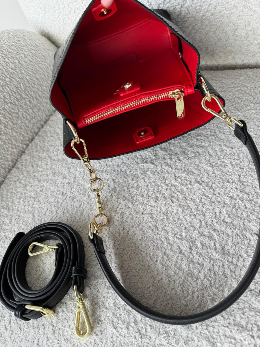 CARTERA CH LOGO