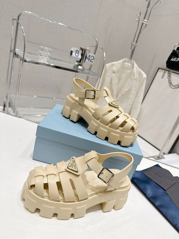 PRADA PLATAFORMA
